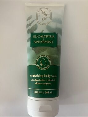 Bath & Body Works Eucalyptus + Spearmint Moisturizing Body Wash
